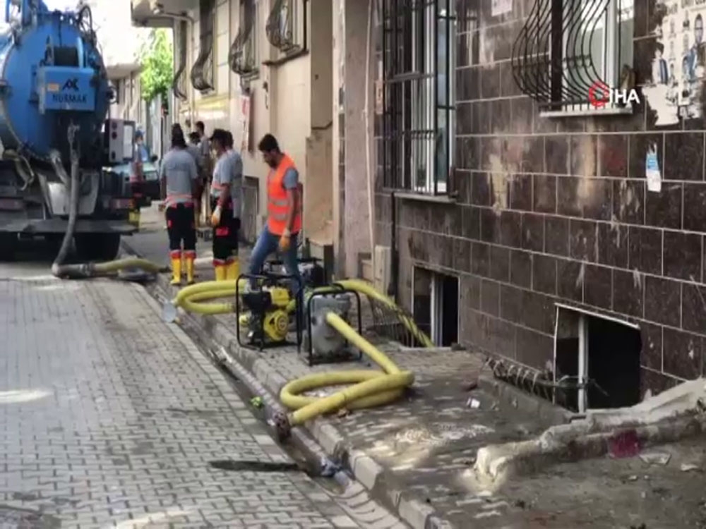 Sel felaketinin ikinci gününde yaralar sarılmaya devam ediyor
