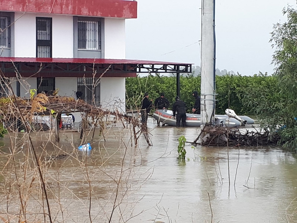 Selde Mahsur Kalan Karı Koca Kurtarıldı