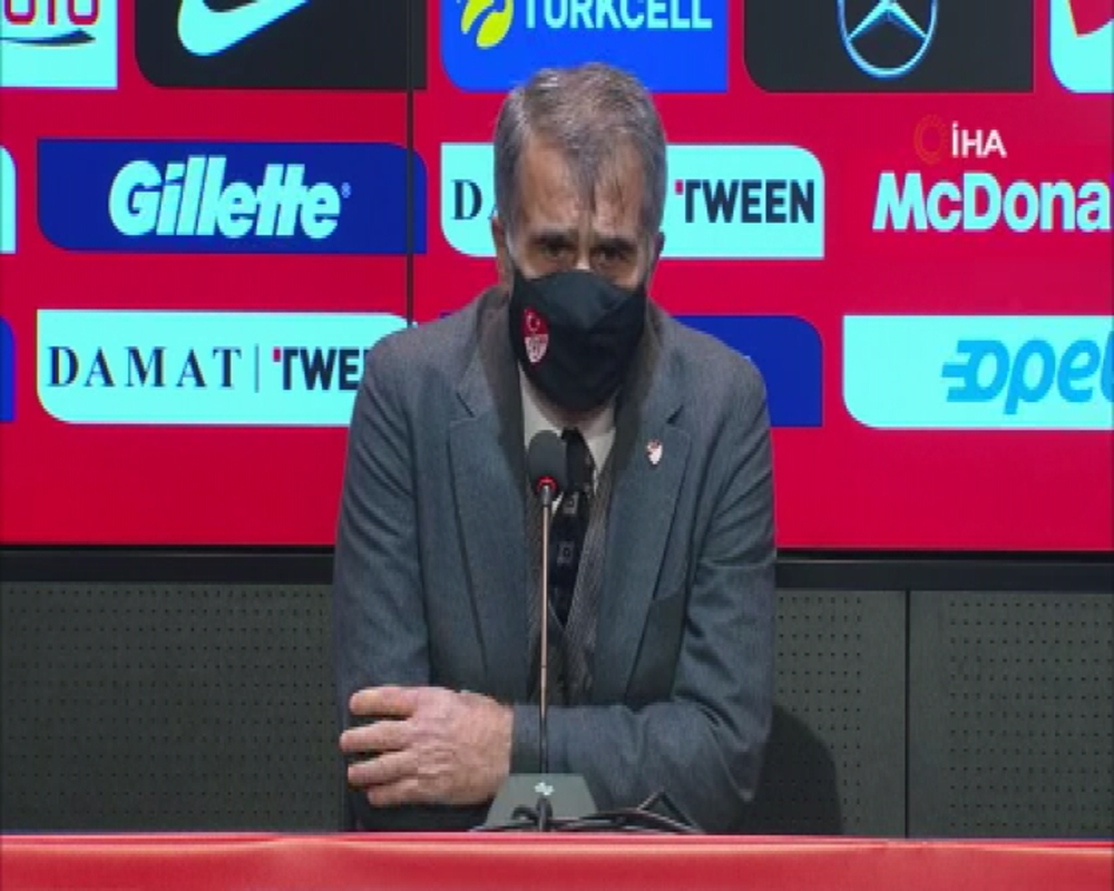 Şenol Güneş: “Bol gollü, keyifli bir hazırlık maçı oldu”