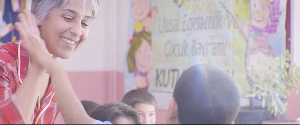 Sertab Erener’den öğretmenlere anlamlı hediye