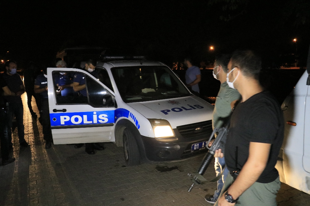 Ses bombası attıkları sırada polise denk gelen şüpheliler yakayı ele verdi