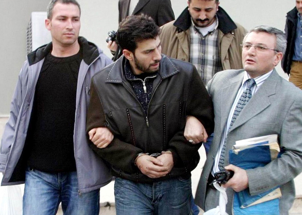 Sevgilisini öldüren ünlü müzisyen cezaevinde hayatını kaybetti