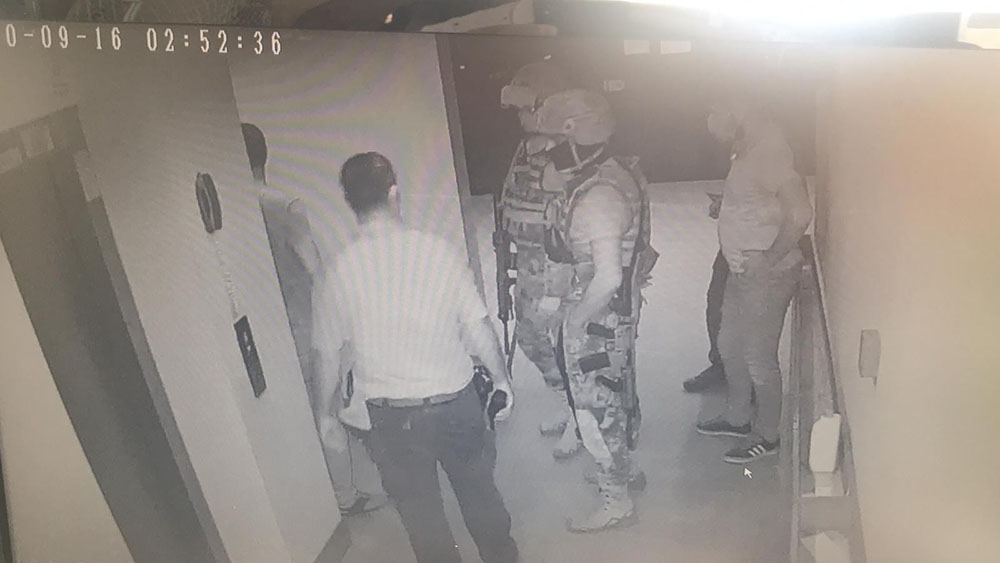 Sevgilisinin 9. kattaki balkondan sarkıttığı kadını özel harekat kurtardı