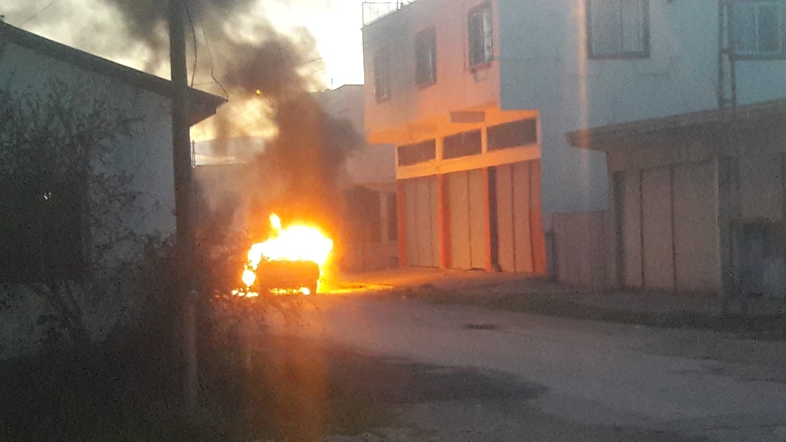Seyir halindeyken alev alan araç korku dolu anlar yaşattı