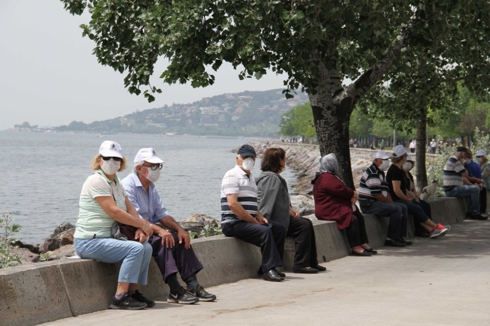 Sıcaktan fenalaşan vatandaşa başkandan müdahale