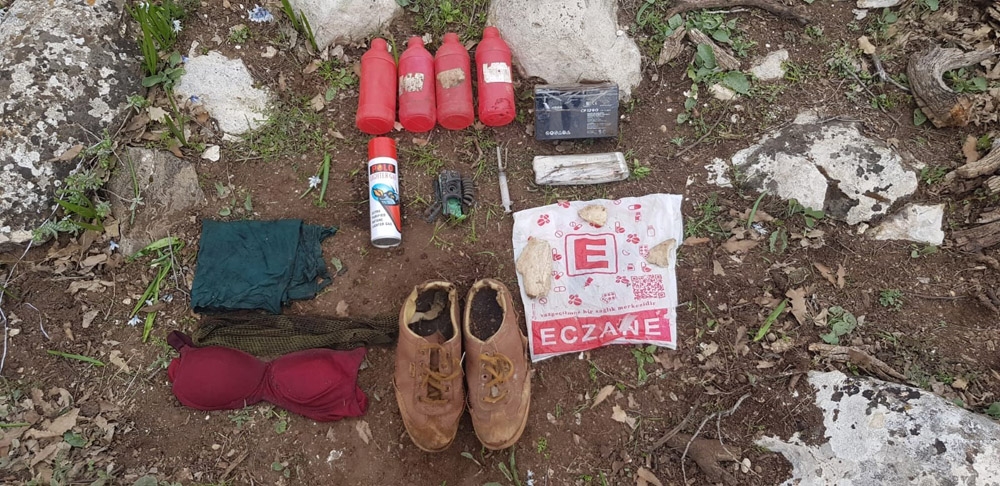 Siirt’te PKK’lı teröristlere ait sağlık ve giyim malzemesi ele geçirildi