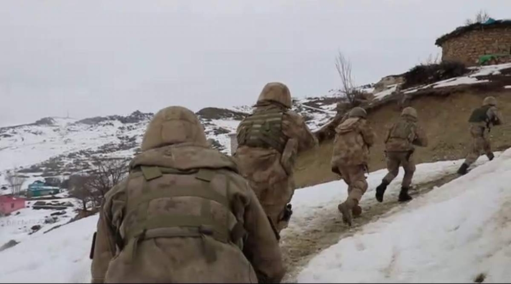 Siirt’te terör örgütü PKK’ya yardım eden 8 kişi gözaltına alındı