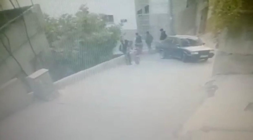 Siirtte Yokuşu Çıkamayan Araç 3 Kişiye Çarptı