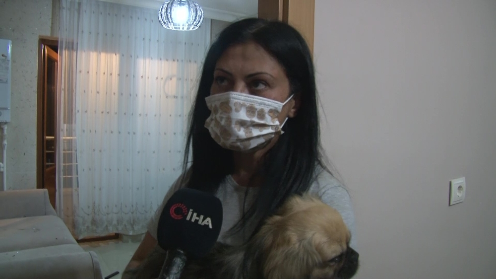 Şikayetini geri çekmeyen sevgilisinin köpeğini 5. kattan attı