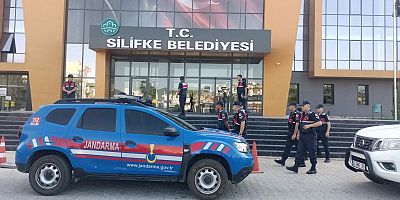 Silifke Belediyesi'ne yolsuzluk operasyonu: 18 gözaltı