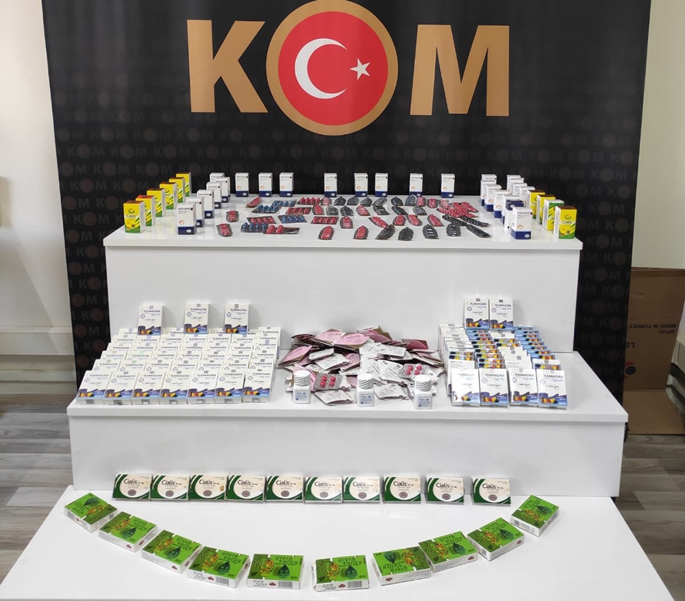 Silifke’de 2 bin 482 cinsel içerikli kaçak hap ele geçirildi
