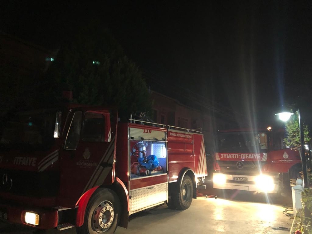 Silivri’de çatı yangını