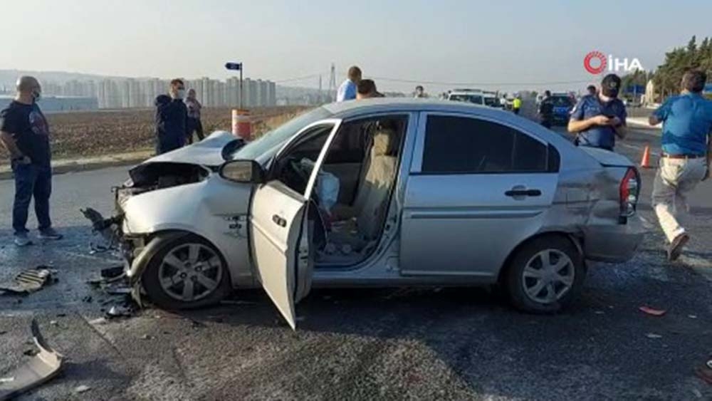 Silivri’de işçileri taşıyan servis kaza yaptı: 2’si ağır 8 yaralı