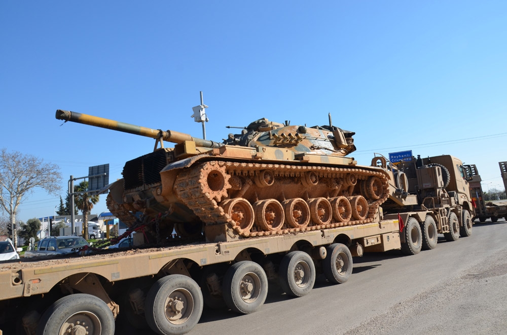 Sınır hattına obüs, tank ve komando sevkiyatı