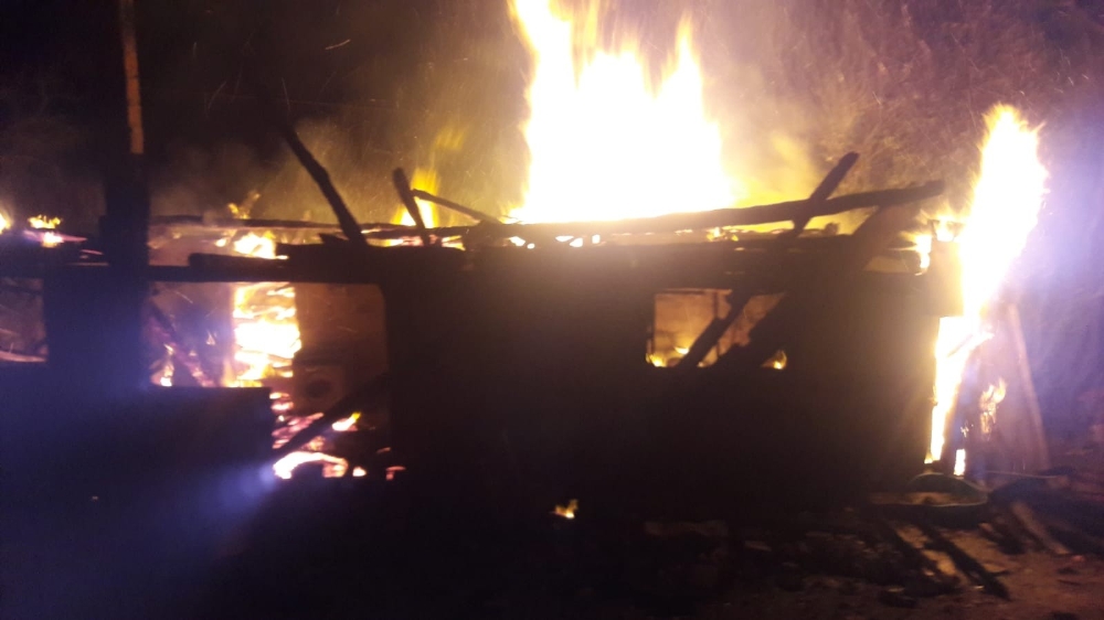 Sinop’ta 2 katlı ahşap bina kül oldu
