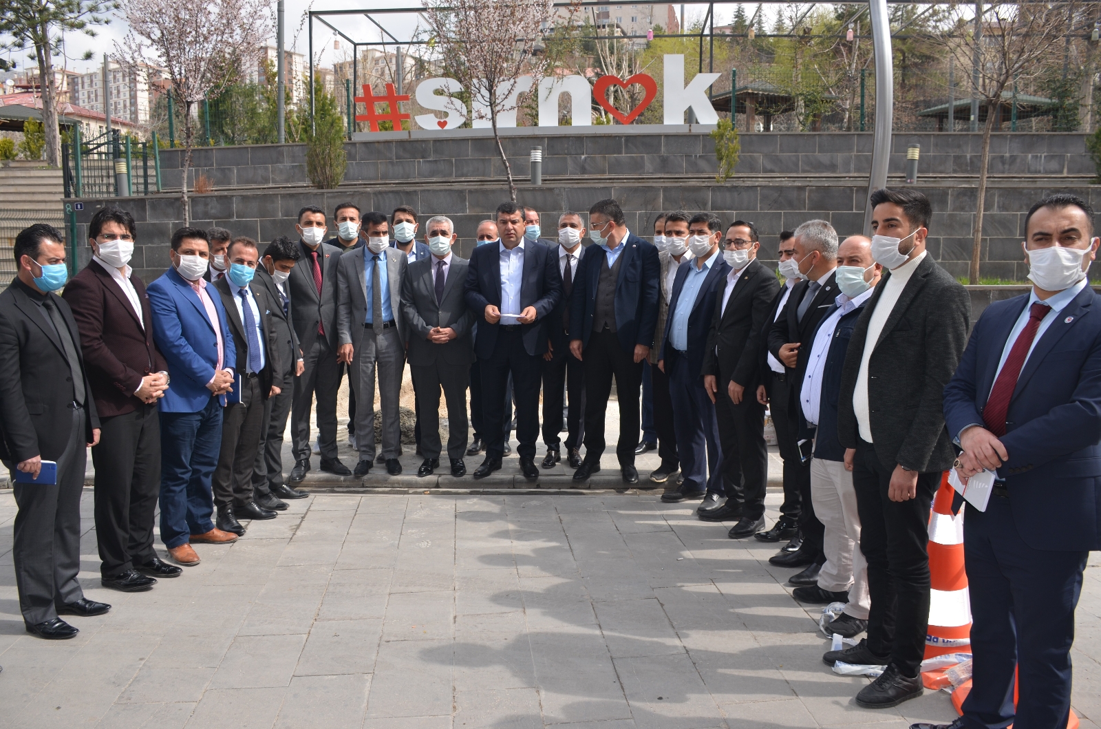 Şırnak’ta STK’lar, bildiriye imza atan emekli amiraller hakkında suç duyurusunda bulundu