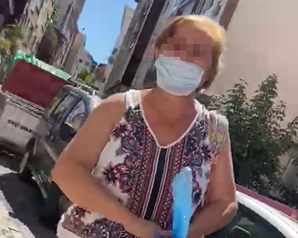 Şişli’de 2 kadın kedi maması yüzünden yine kavga etti