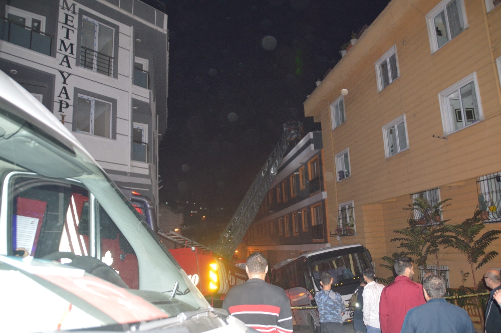 Şişlide 9 Katlı Binada Korkutan Yangın