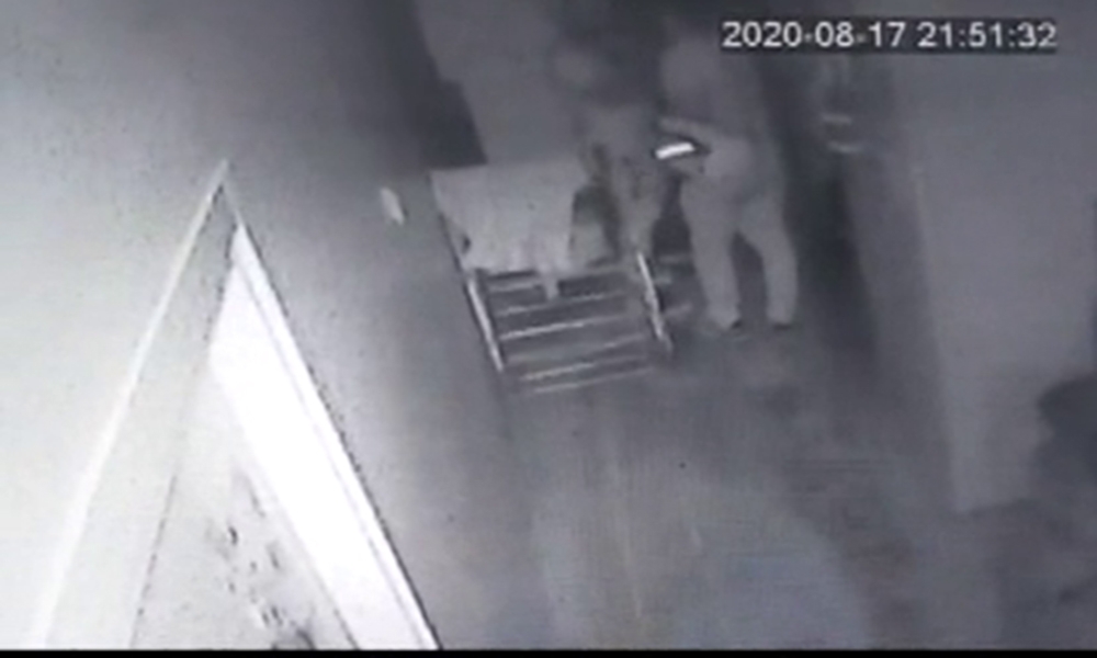Şişli’de berbere giren bıçaklı soyguncu kıskıvrak yakalandı