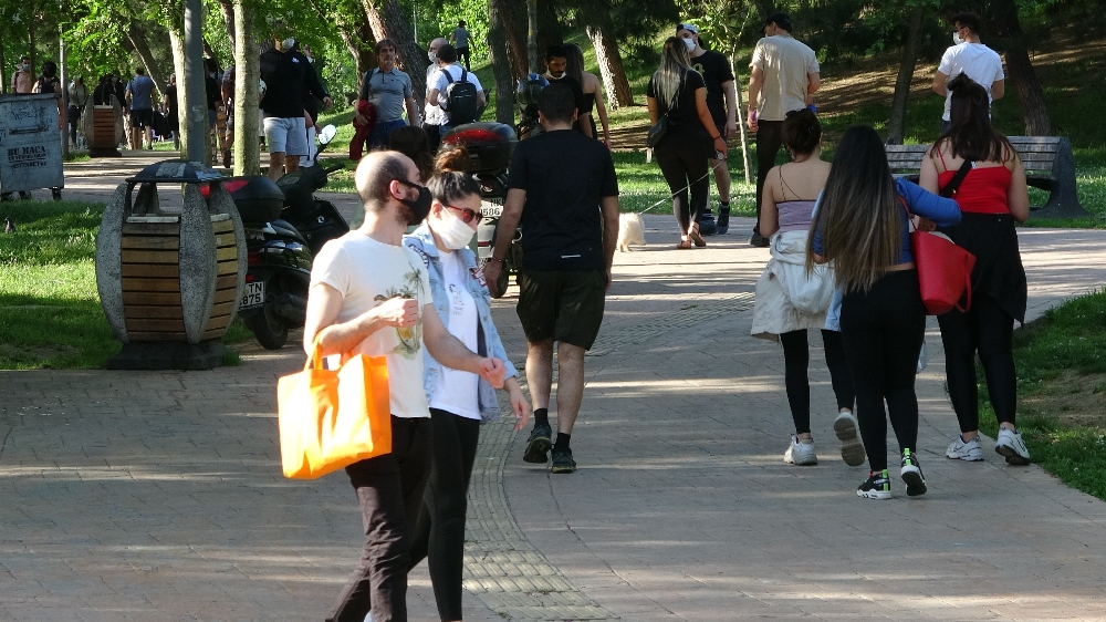 Şişli’de kısıtlamaya rağmen parka giden kadının söyledikleri şaşkına çevirdi