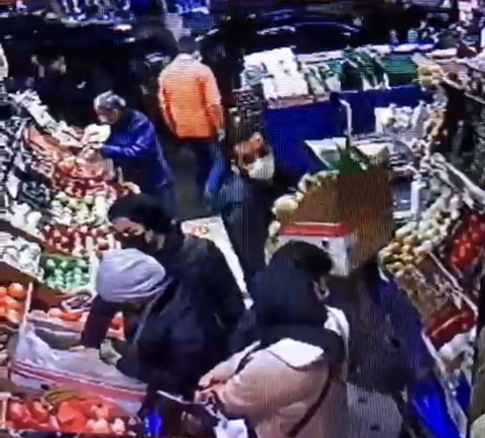 Şişli’de markette yankesicilik kamerada