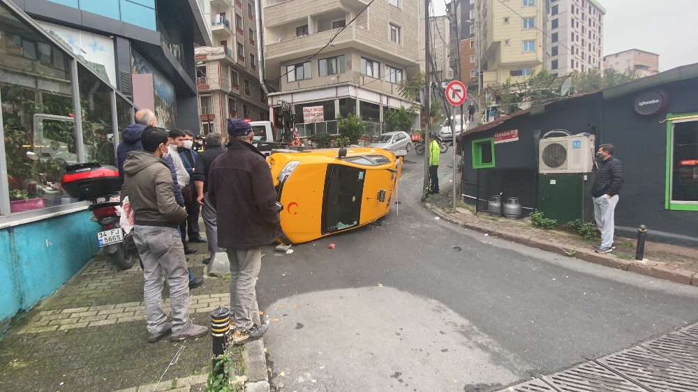 Şişli’de takla atan taksi 30 metre sürüklendi