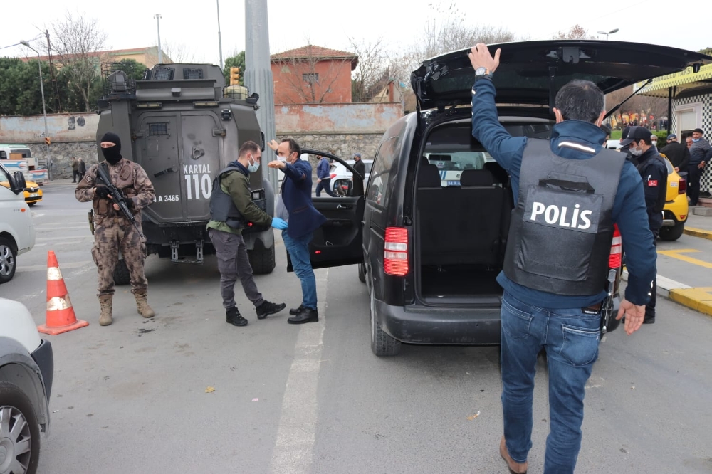 Şişli’deki özel harekat destekli denetimde 9 şüpheli gözaltına alındı