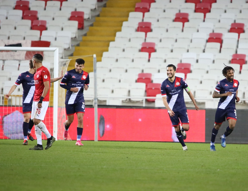 Sivasspor, Antalyaspor’a 1-0 mağlup olarak çeyrek finalde kupaya veda etti
