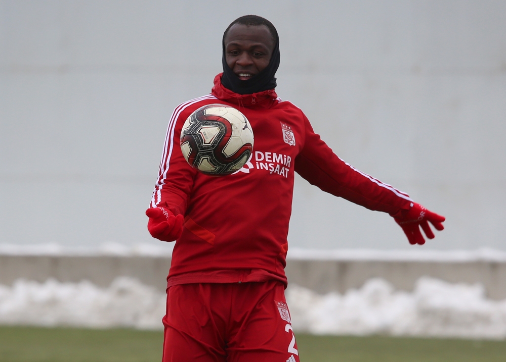 Sivasspor, soğuğu fırsata çeviriyor
