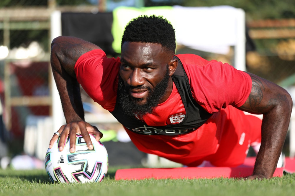 Sivasspor’da Aaron 8 hafta yok!