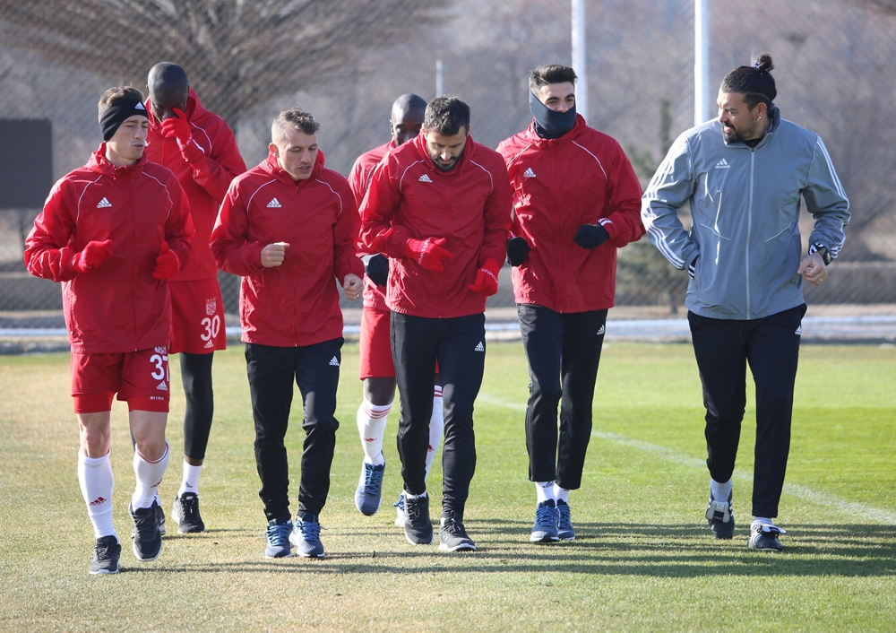Sivasspor’da eksikler Çalımbay’ı düşündürüyor