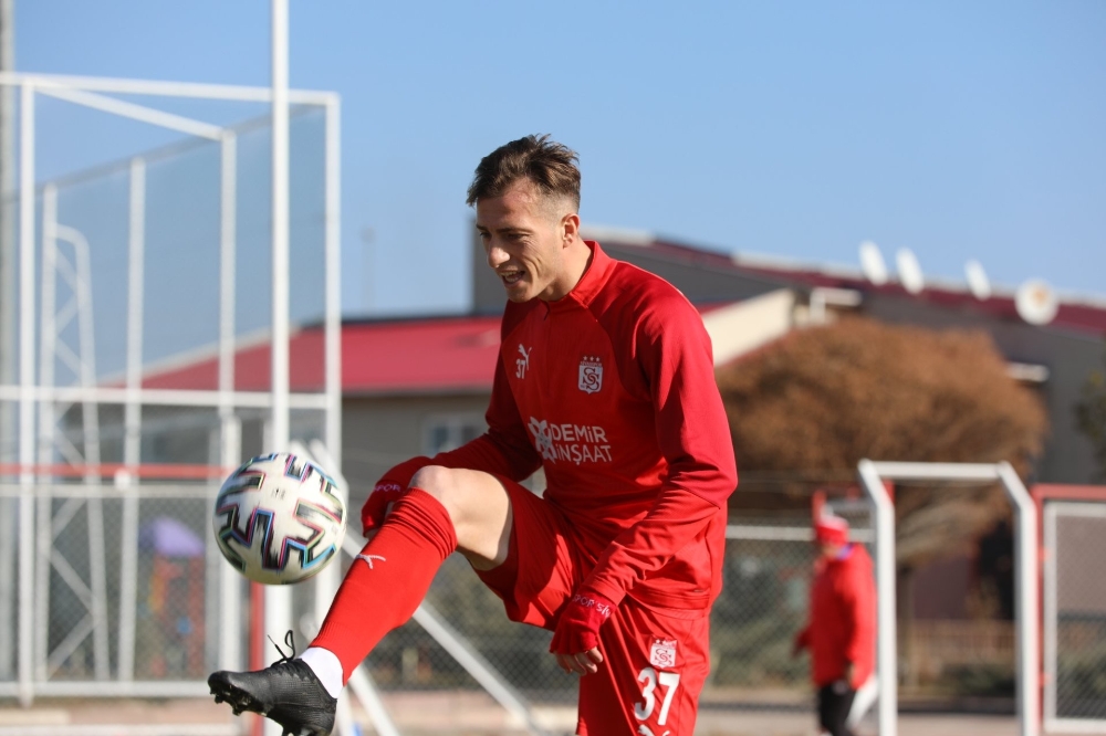 Sivasspor’da Hakan Arslan korona virüsü atlattı