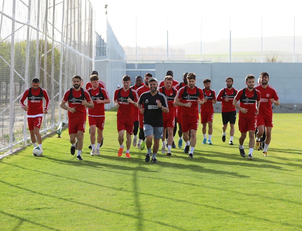 Sivasspor’da idmanlar devam ediyor