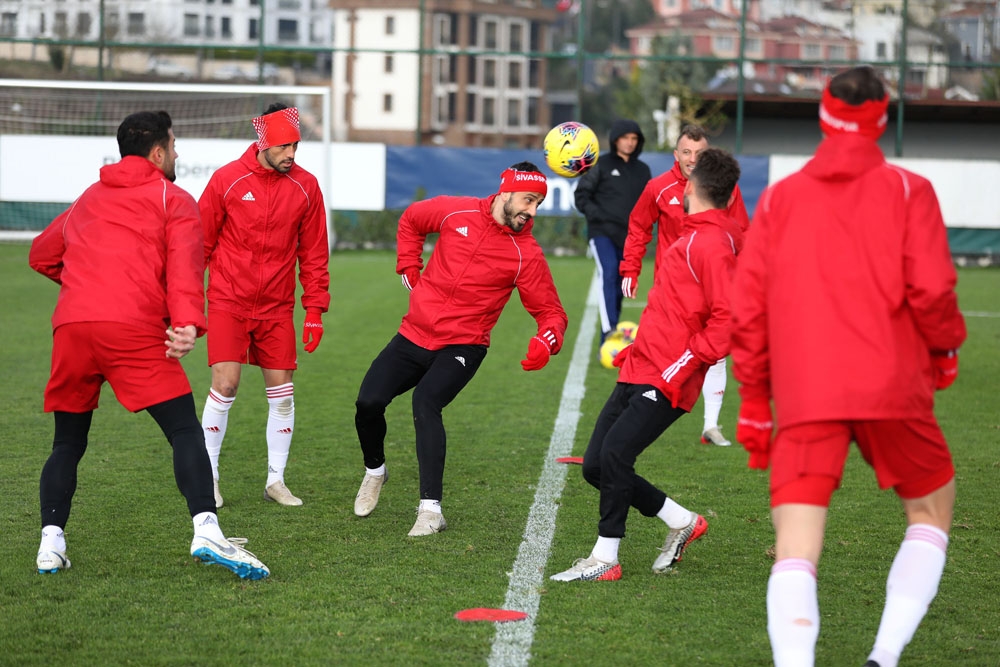 Sivasspor’da neşeli idman