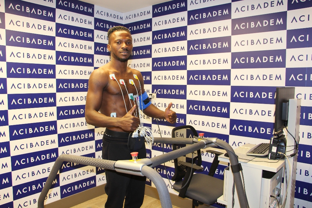 Sivasspor’un yeni transferi Kayode sağlık kontrolünden geçti
