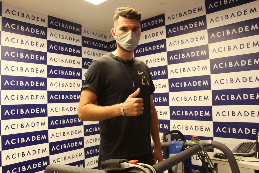 Sivasspor’un yeni transferi Robin Yalçın sağlık kontrolünden geçti