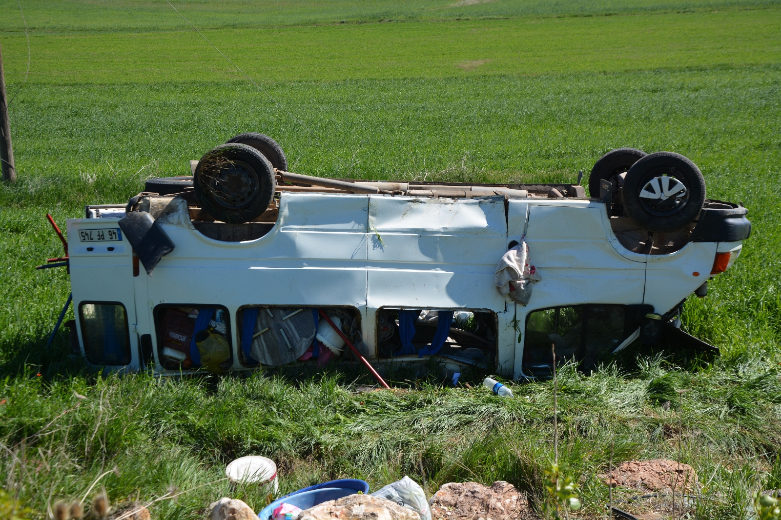 Sivas’ta mevsimlik işçileri taşıyan minibüs kaza yaptı: 5 yaralı
