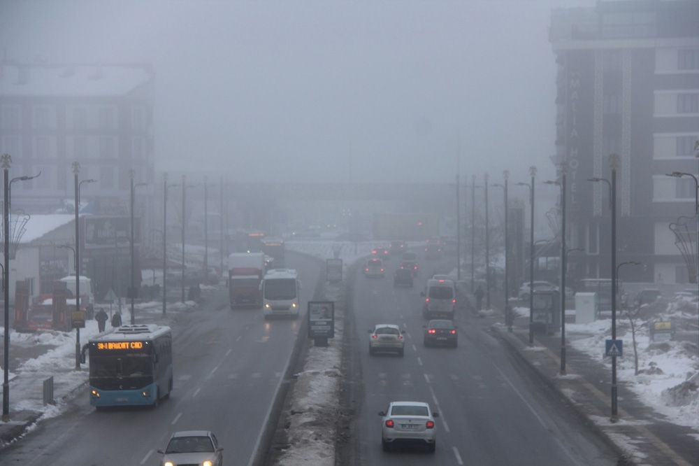 Sivas’ta sis etkili oldu