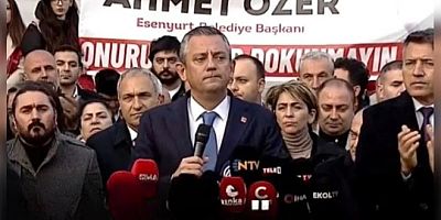 Siyasi şov! Esenyurt'ta Ahmet Özer tiyatrosu