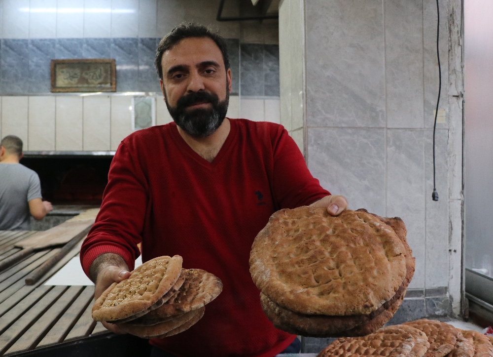 Siyez pidesiyle sağlığına kavuşan fırıncı şimdi üretip satıyor