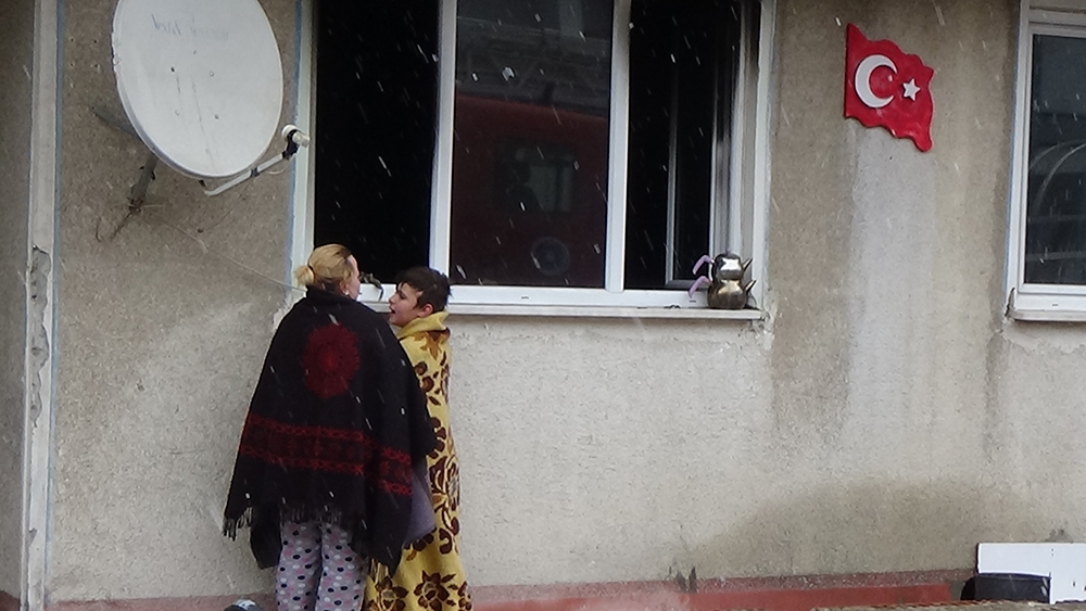 Soba evi küle çevirdi, anne ve 3 çocuğu dehşeti yaşadı