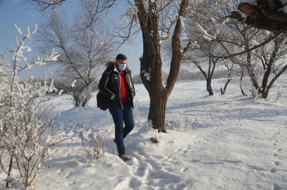 Soğuk havada kırağı kartpostallık görüntüler oluşturdu