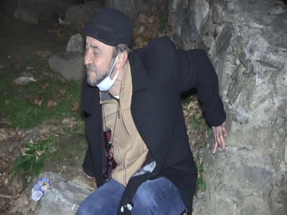 Sokağa çıkma kısıtlamasını ormanda geçirmeye karar verince başına gelmeyen kalmadı