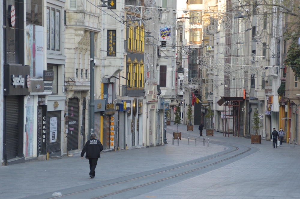 Sokağa çıkma kısıtlamasının son gününde İstanbul’da sessizlik hakim