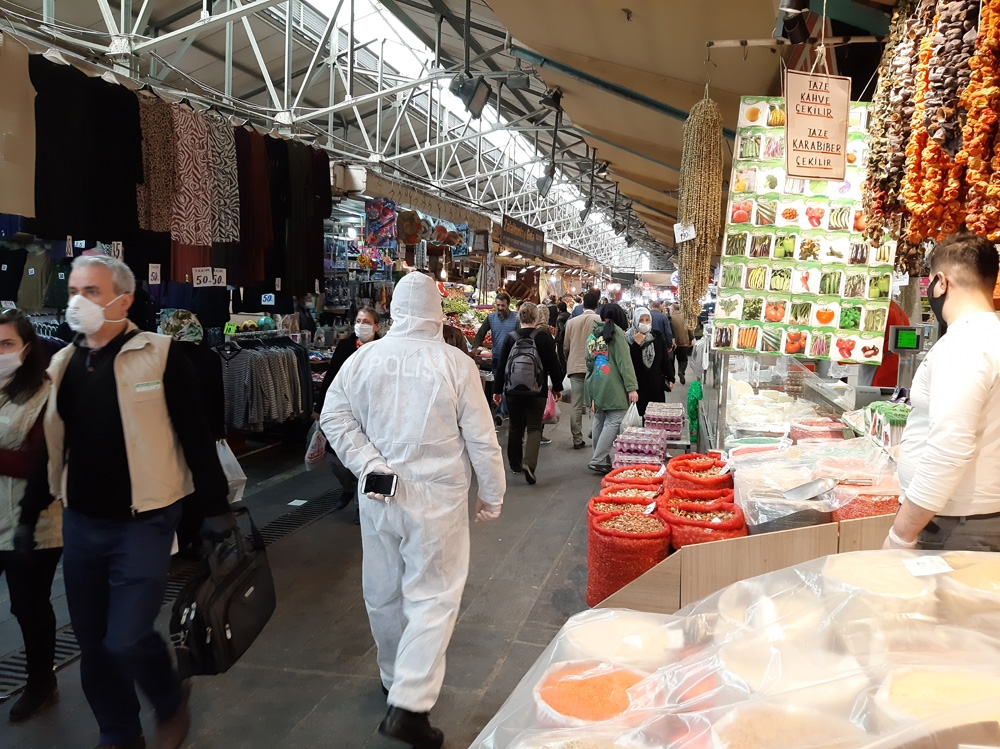 Sokağa çıkma yasağına saatler kala Ulus Hali’nde denetim