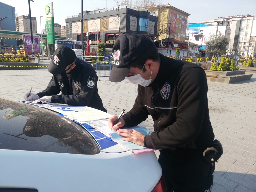Sokağa çıkma yasağına uymayanlara ilk cezalar yazıldı