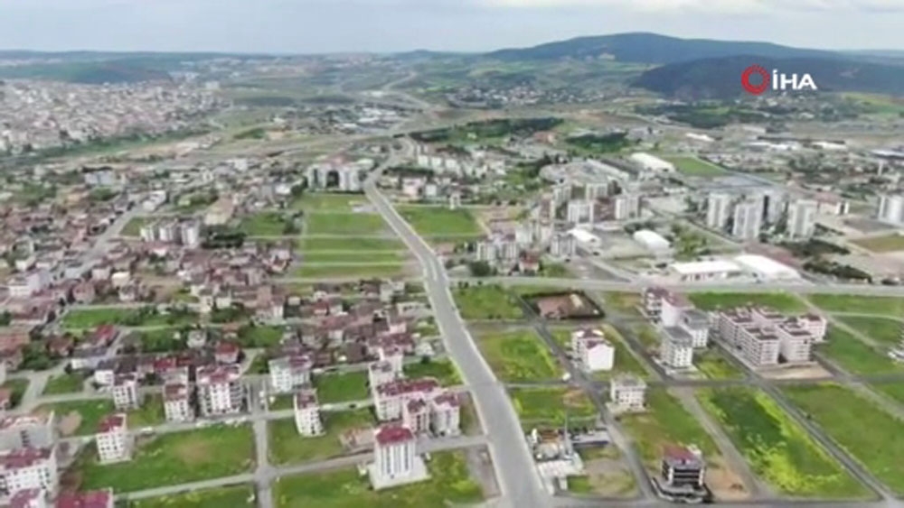 Sokakta top oynayanlar drone ile tespit edildi