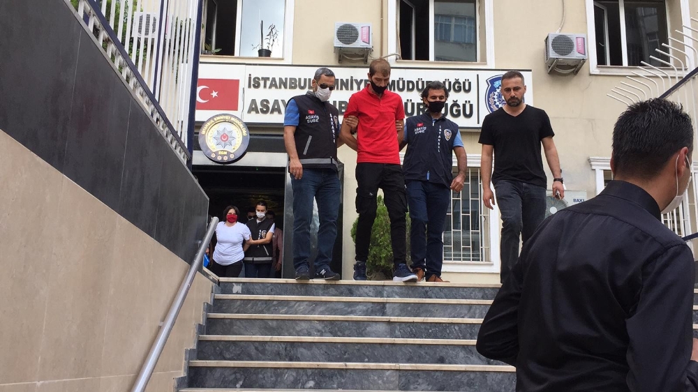 Şoke eden itiraf sonrası canlı yayında gözaltına alındılar