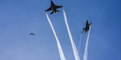 SOLOTÜRK'ten İstanbul semalarında selamlama uçuşu