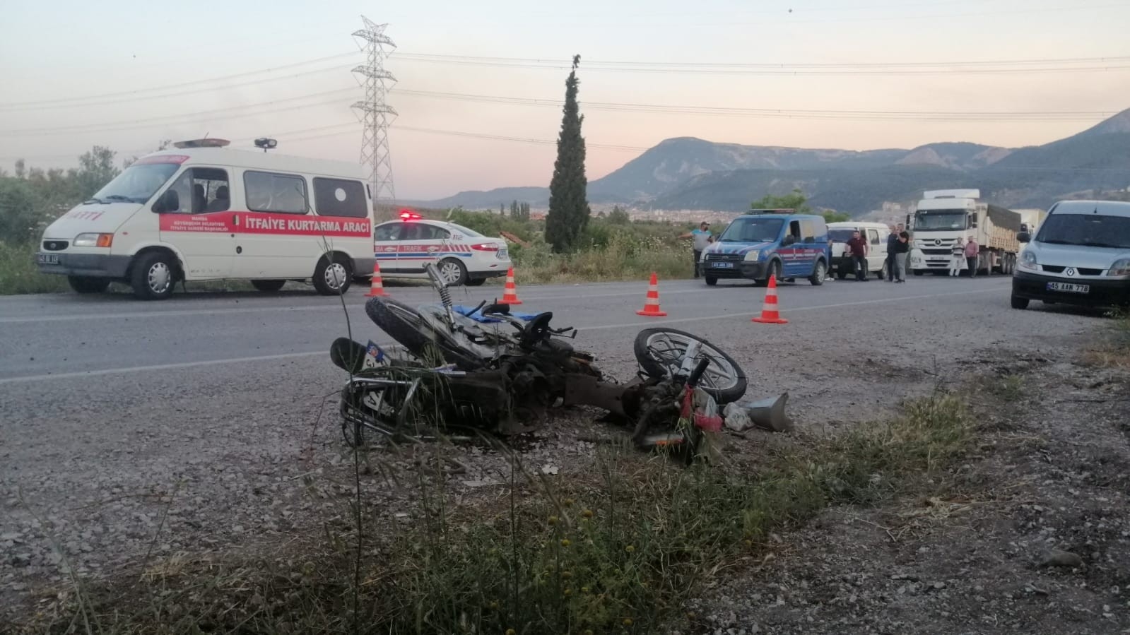 Soma’da karı-koca trafik kazasında hayatını kaybetti
